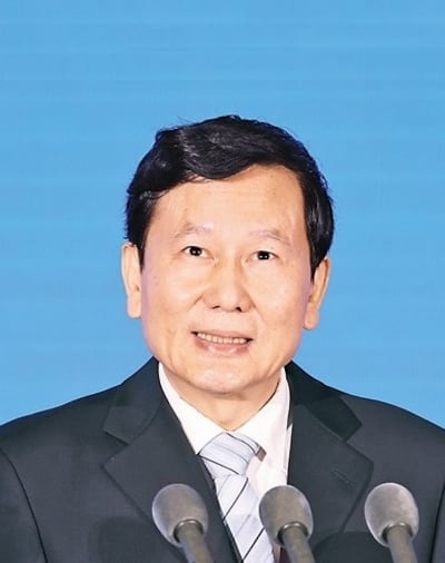 「你也庹了嗎?」被稱為黨國剪刀手,並嚴厲打壓南方同末編輯記者的庹震是否也會成為剪刀下的肉,現在成了大家關注的焦點。(《人民日報》官方發布庹震參加活動的照片)