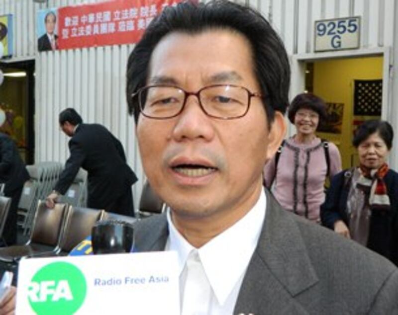 图片:民进党立委李应元吁大陆推行民主政改。 (记者萧融拍摄)