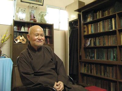 000_Hkg774623.jpg