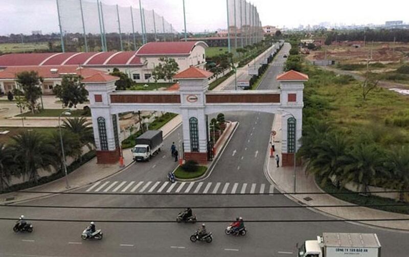 Cổng vào sân golf Tân Sơn Nhất.