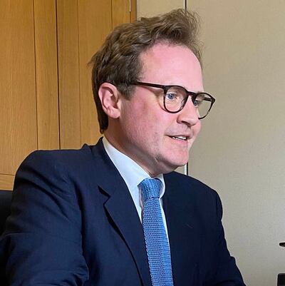 英國議員、英國「中國研究小組」主席、外交事務委員會主席圖根哈特(Tom Tugendhat)對中國控股的荷蘭「安世半導體公司」收購英國「紐波特芯片製造」表示擔憂,並促政府進行審查。 (圖根哈特推特圖片)