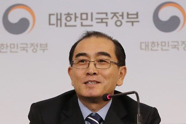 태영호 전 주영국북한대사관 공사가 27일 오후 서울 세종로 정부서울청사에서 가진 통일부 기자단과의 간담회에서 북한 김정은 통치 체제의 실상 등과 관련한 기자의 질문에 답하고 있다.