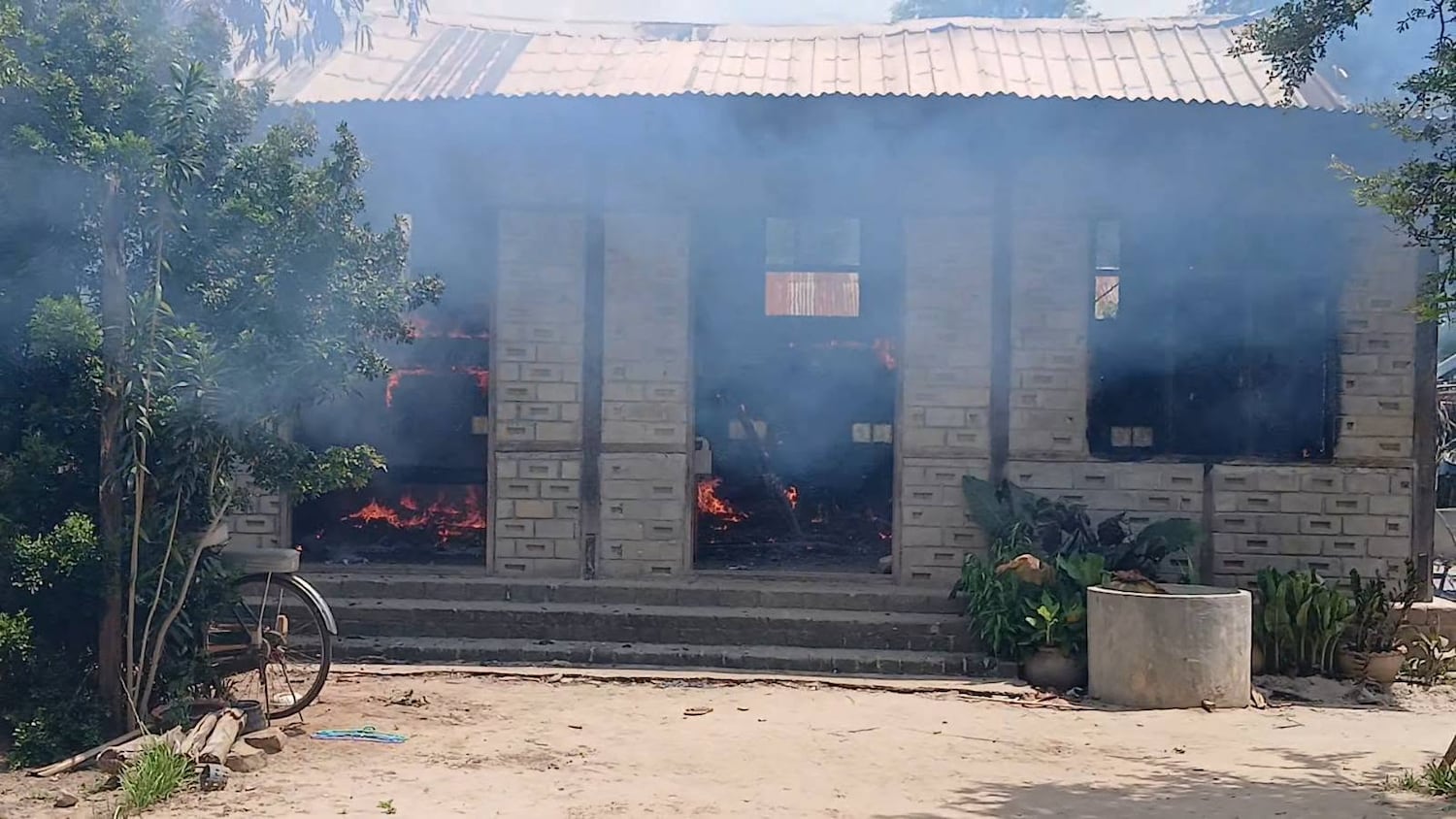 မြိုင်မှာ အရပ်သား ၅၀ ကျော် သေဆုံးပြီး နေအိမ် ၃၇၀ ကျော် မီးရှို့ခံရဟု BNI ထုတ်ပြန်