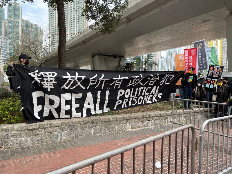 2021年3月，妮珂參與聲援因參與立法會35+初選被控涉嫌串謀顛覆國家政權罪的47名民主人士。未料她也成為政治犯。（妮珂推特）