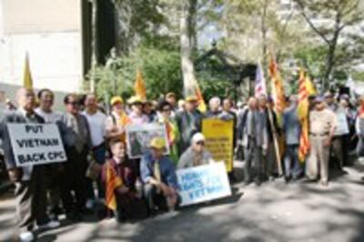 NguyenTanDungProtest200b.jpg