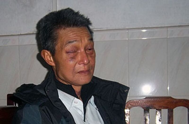 GZ_petitioner_zheng_abuse2012_350A.jpg