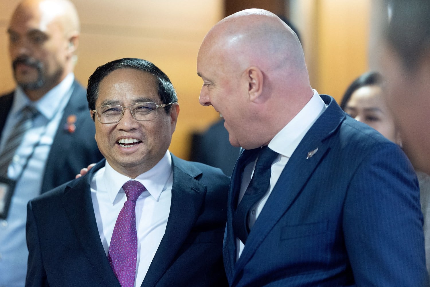 Hai quan chức Việt Nam bị cáo buộc tấn công tình dục hai nữ phục vụ ở New Zealand trước chuyến thăm của ông Chính