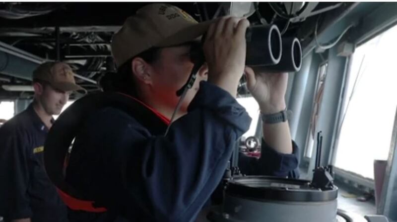 美国海军第七舰队28日公布,本福尔德号驱逐舰(USS Benfold (DDG-65))通过台湾海峡。(截图自第七舰队脸书)
