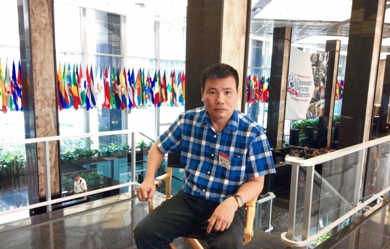 Blogger Trương Duy Nhất ở Bộ Ngoại giao Hoa Kỳ năm 2015