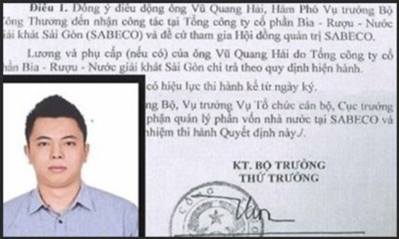 Ông Vũ Quang Hải và quyết định điều động về làm thành viên HĐQT đại diện cho cổ phần nhà nước, đồng thời kiêm chức Phó tổng giám đốc Tổng Cty Bia rượu, nước giải khát Sài Gòn (Sabeco) hồi đầu năm 2015. Courtesy photo.