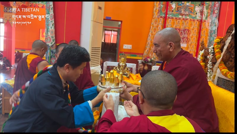 ཁྲི་འདོན་མཛད་སྒོའི་ཐོག་ཆོས་རིག་དྲུང་ཆེས་མཁན་པོ་གསར་པ་དཀའ་ཆེན་བློ་བཟང་ཤེས་རབ་མཆོག་ལ་མཎྜལ་འདེགས་འབུལ་ཞུས་པ། ༢༠༢༦།༠༧།༢༧