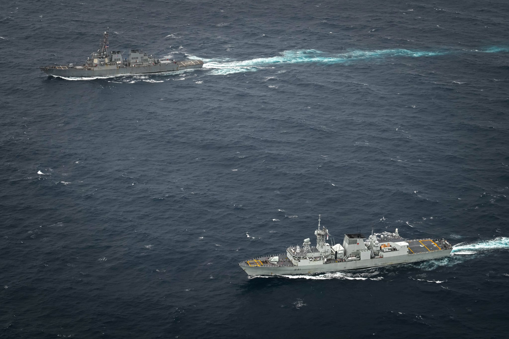 US, Canadian warships conduct joint drills in South China Sea