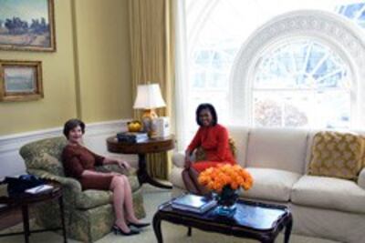 Laura-Michelle-WhiteHouse-11102008-250.jpg
