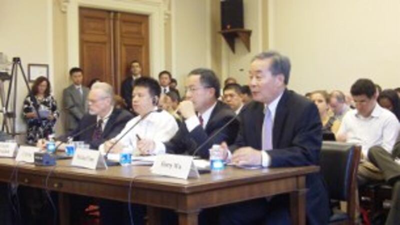 图片：美国“国会及行政当局中国委员会”周二在华盛顿举行有关“中国劳动状况及劳工权益发展”的听证会。（何平摄）