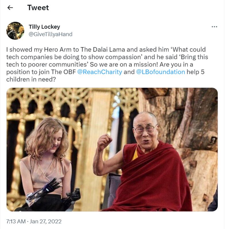 蒂莉在推特上回憶自己與達賴喇嘛的互動(Tilly Lockey推特截圖)