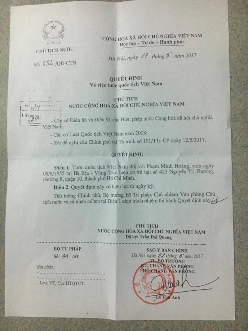 Giấy báo quyết định tước quốc tịch Việt Nam của Giáo sư Phạm Minh Hoàng