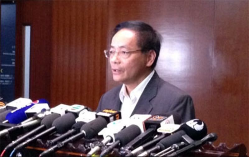 2014年10月29日，港區人大代表葉國謙回應田北俊的言論。（現場人士提供）