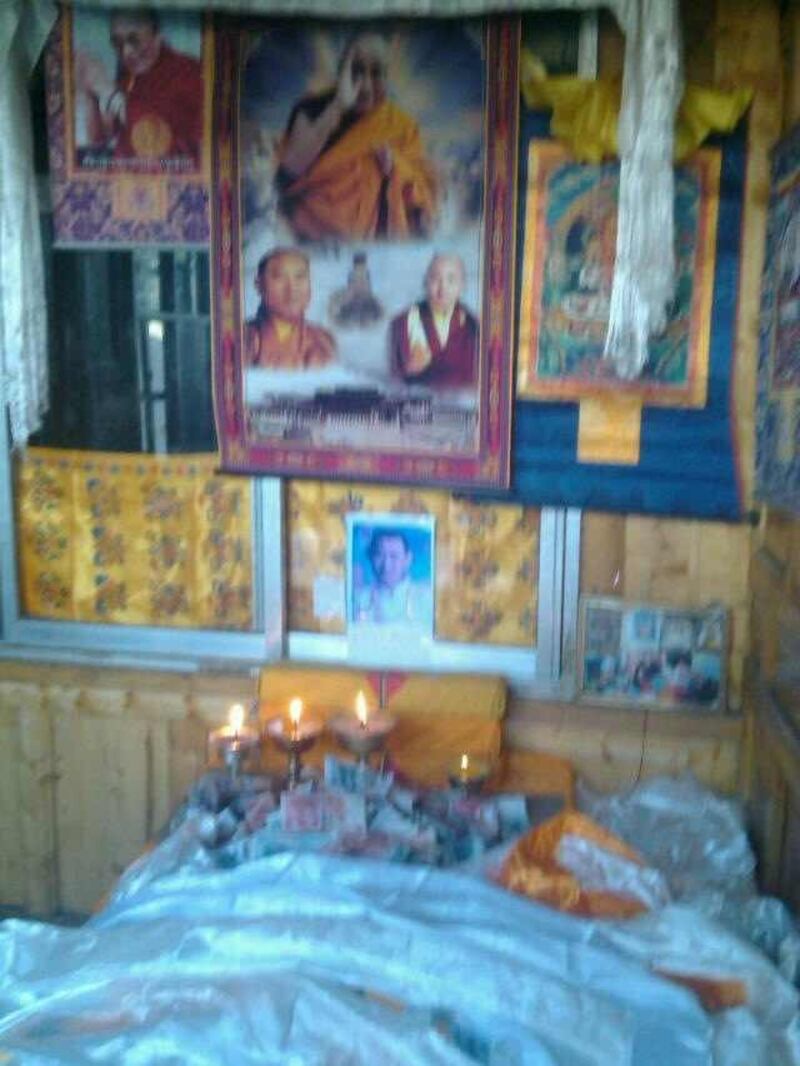 རང་བསྲེཊ་ཕྱི་ནས་བརྒྱུད་སྐུལ་བསྒྲུབ་པའི་གློག་བརྙན། 