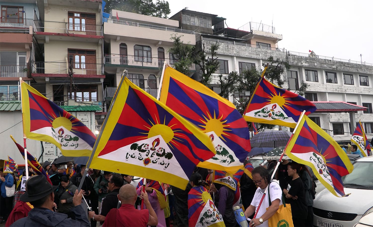 རྡ་སར་བློ་དགའ་རང་བཙན་ལཊ་སུ་རྗེས་དྲན་དང་རྒྱ་ནག་ལ་ངོ་རྒོལ་གྱི་ལས་འགུལ་ཞིག་སྤེལ་བ།