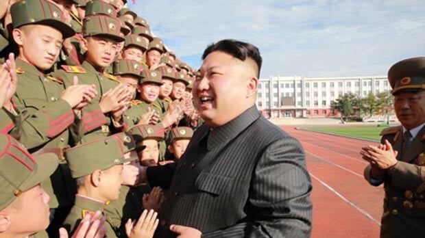 북한 김정은 노동당 위원장이 설립 70주년을 맞은 만경대혁명학원을 방문하고 있다. 