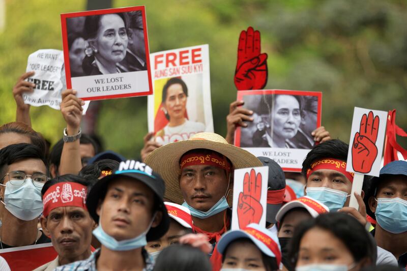 2021-02-22T000000Z_2052283990_RC2MXL9D3HTQ_RTRMADP_3_MYANMAR-POLITICS.JPG