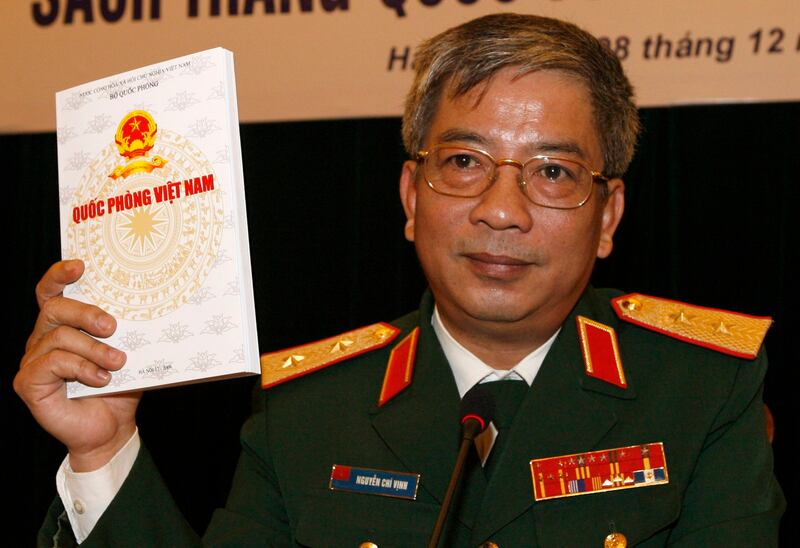 Thứ trưởng Quốc phòng Nguyễn Chí Vịnh và sách trắng quốc phòng Việt Nam công bố năm 2009