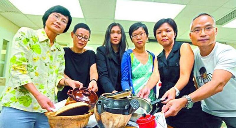 2014年6月27日,“國民教育家長關注組”呼籲聯署,阻止白皮書列入教學範圍。(國民教育家長關注組FACEBIOOK)