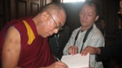 Dalailama\dalai_m0424lh-d.jpg