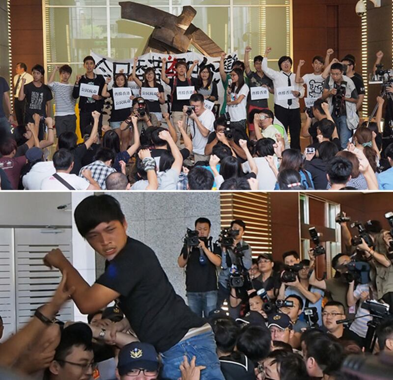 上图： 十幾名香港學生帶領群眾高呼口號支持佔中。下图：太陽花學運領袖陳為廷，企圖衝破警方封鎖進入香港駐台北辦事處。。（鍾廣政台北拍攝）