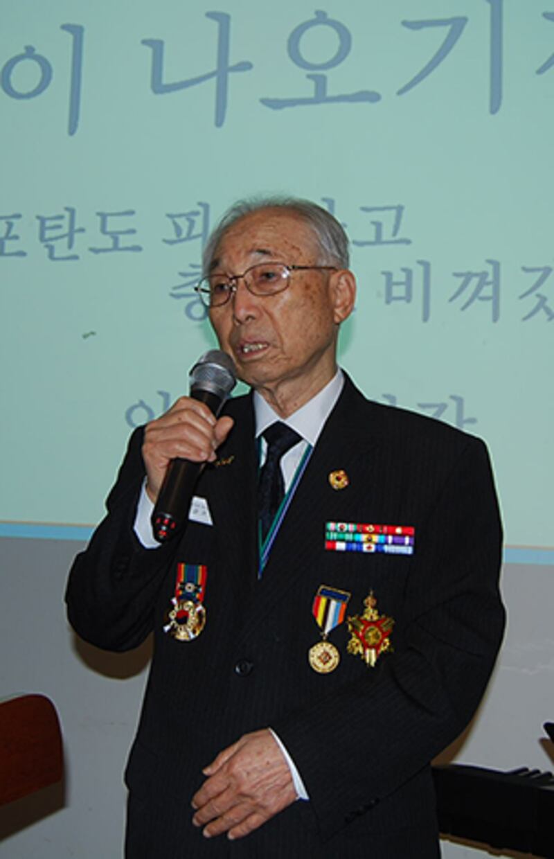 이경주 지회장이 인사말을 하고 있다.