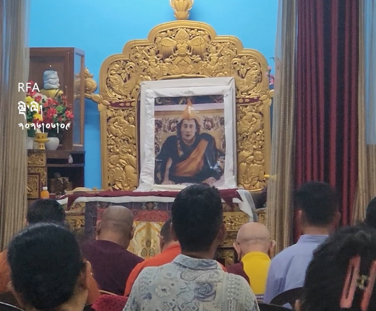 ༧སྐུའི་འཕྲོད་བཞེས་ལམ་ལྷོངས་ཡོང་ཕྱིར་བོད་མི་རྣམས་ཀྱིས་ཞབས་རིམ་གསོག་སྒྲུབ་གནང་བཞིན་པ།