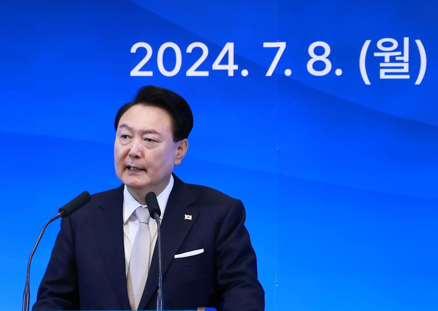 윤석열 대통령이 지난 8일(현지시간) 미국 하와이 호놀룰루 쉐라톤 와이키키 호텔에서 열린 동포간담회에서 인사말을 하고 있다.
