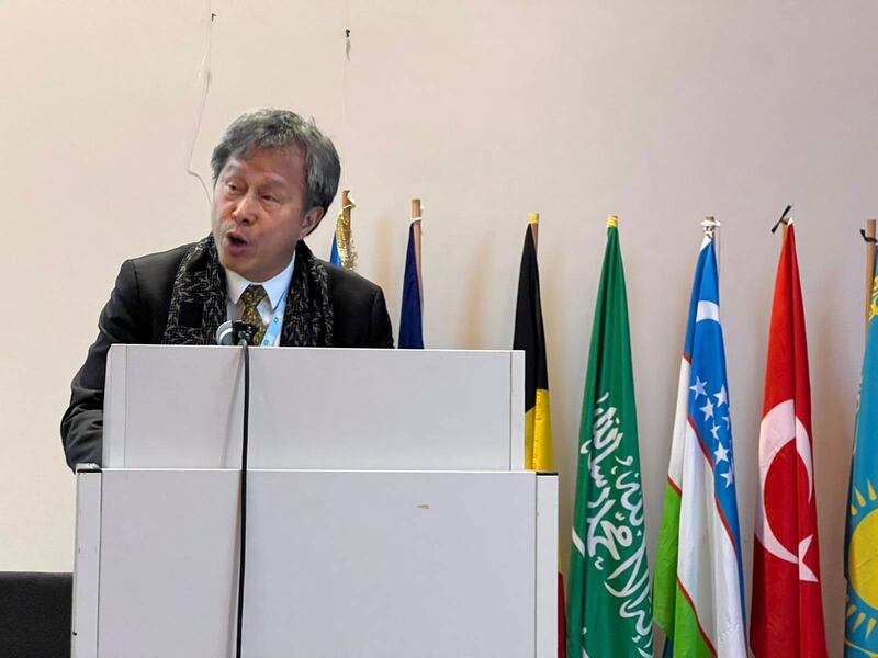 د ئۇ ق قۇرۇلغانلىقىنىڭ 20 يىللىقىنى خاتىرىلەش پائالىيىتىدە تەيۋەننىڭ گېرمانىيەدىكى ئەلچىسى سۆز قىلماقتا. 2024-يىلى 4-ماي، ميۇنخېن.