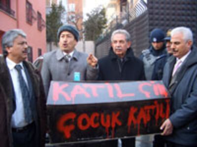 gulja-weqsi-namayish-turkiy.jpg