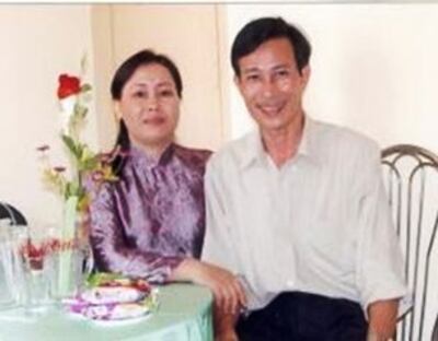 Bà Dương Thị Tân và ông Nguyễn Văn Hải (blogger Điếu Cày) ảnh chụp năm 2004