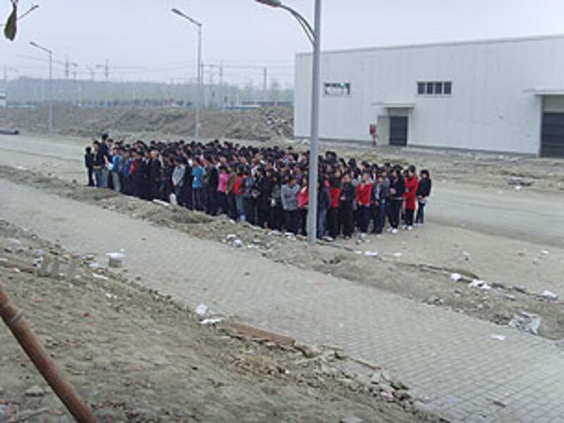 foxconn_chengdu_workers305.jpg