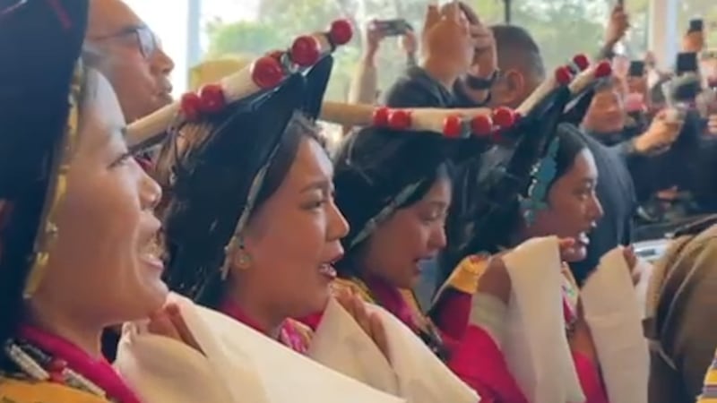 བོད་ཀྱི་བླ་ན་མེད་པའི་དབུ་ཁྲིད་སྤྱི་ནོར་༧གོང་ས་༧སྐྱབས་མགོན་ཆེན་པོ་མཆོག་རྒྱ་གར་ལྷོ་ཕྱོགས་མོན་གྷོ་རུ་ཟླ་བ་གཉིས་ཙམ་རིང་སྐུ་བཞུགས་མཛད་དེ་ཕྱི་ལོ་ ༢༠༢༦ ཟླ་ ༢ ཚེས་ ༡༣ ཉིན་བཞུགས་སྒར་རྡ་རམ་ས་ལར་ཞབས་སོར་བདེ་བར་འཁོད་པ།