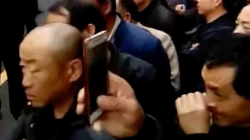 退役军人事务部正式挂牌,人满为患(维权人士独家提供)