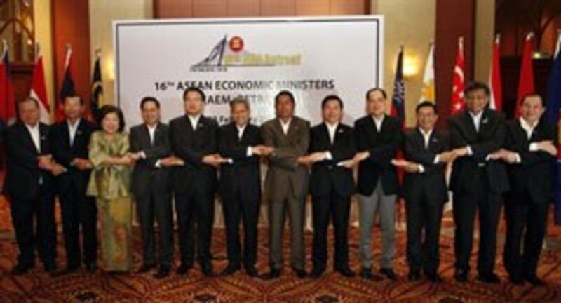Hội nghị cấp bộ trưởng của 10 nước Asean, ngày 28/2/2010, tại Putrajaya, Malaysia. AFP PHOTO.