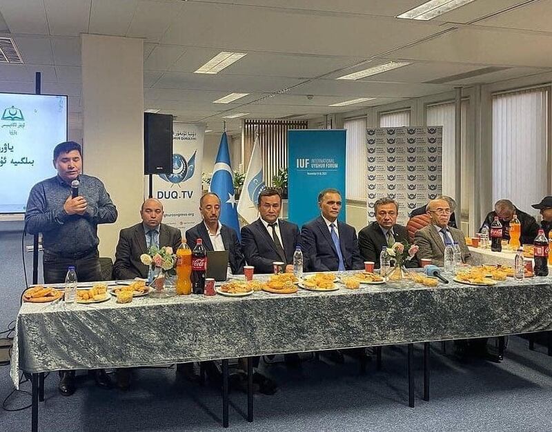 بېريۇسسېلدا ئۆتكۈزۈلگەن ئىككى جۇمھۇرىيەتنى خاتىرىلەش مۇراسىمىدىن كۆرۈنۈش، 2022-يىلى 12-نويابىر، بېريۇسسېل.
