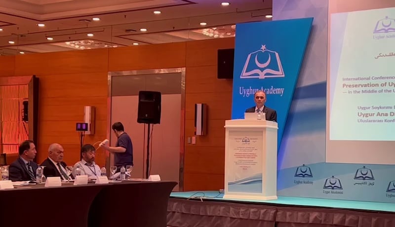 Uyghur-Akademiyesi-Enqere-Yighin-Rishat-Abbas-2023-7.jpg