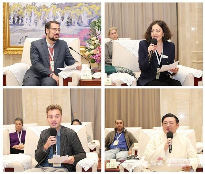 ئۇيغۇر ئاپتونوم رايونلۇق پارتكومنىڭ سېكرېتارى ما شىڭرۇي ۋە ئاپتونوم رايوننىڭ رەئىسى ئەركىن تۇنياز ئۈرۈمچىدە خىتايشۇناس ياشلارنى تەربىيىلەش پروگراممىسىدىكى ئوقۇغۇچىلار بىلەن كۆرۈشتى. بۇ ئۇچرىشىشتا(سولدىن ئوڭغا، ئۈستىدىن ئاستىغا) خاۋمەيتې، پاۋلا، شى شياۋخۇا ۋە لىن جياخاۋ ئايرىم-ئايرىم سۆزلىدى. 2023-يىلى 24-ئۆكتەبىر.
