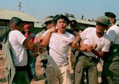 Một thuyền nhân VN ở Philippines phản đối lệnh hồi hương vào ngày 16/3/1995. Ảnh minh họa. AFP photo