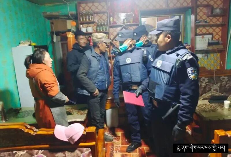 police in tibe (2).JPG