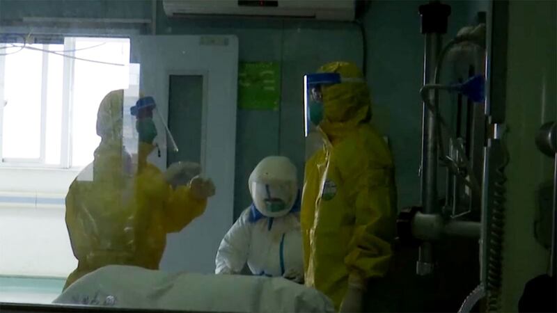 武汉武昌医院院长刘智明感染新型冠状病毒，经抢救无效，于本周二（18日）上午10点30分去世。（视频截图/CCTV/路透社）