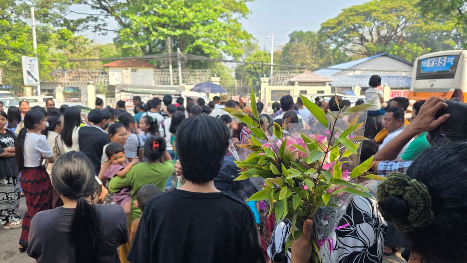 ထောင်ထဲမှာ လူ့အခွင့်အရေးချိုးဖောက်မှုကြောင့် နိုင်ငံရေးအကျဉ်းသား ၃၀၀ နီးပါးသေဆုံးခဲ့့