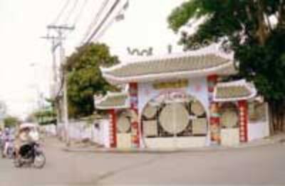 ChuaNgheSi200b.jpg