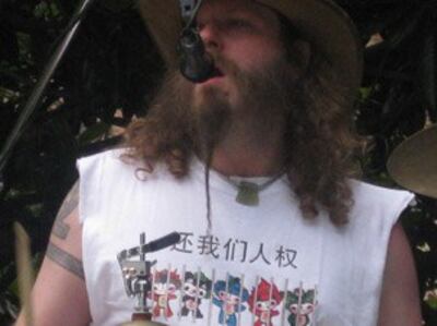 图片：华盛顿举行纪念六四烛光集会歌手演唱（RFA)