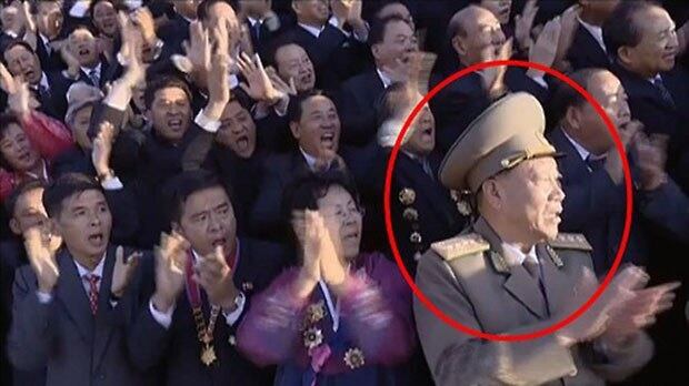 평양 아파트 건설현장 붕괴 사고에 따른 책임을 지고 강등됐던 것으로 알려진 최부일 인민보안부장(우리의 경찰청장)이 소장(별 하나)에서 대장(별 넷)으로 다시 승진한 것으로 확인됐다.