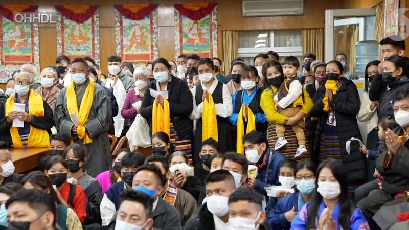 HH AND TIBETANS2.jpg